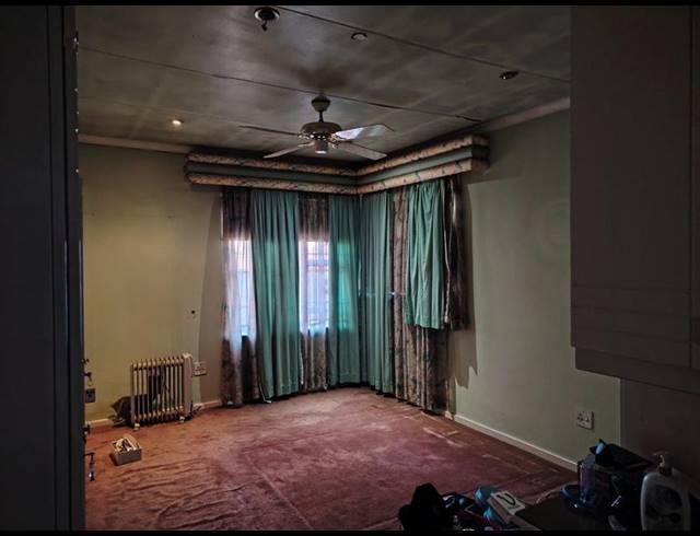 8 BEDROOM HOUSE FOR SALE IN LENASIA EXT 9